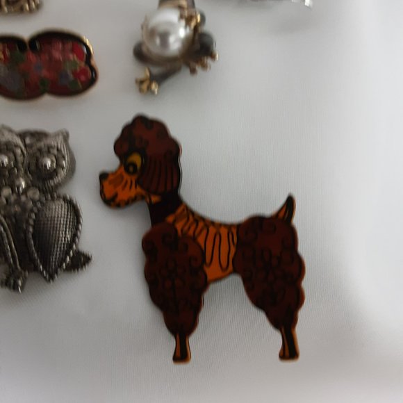 Lot #1 Costume Jewelry Brooches Animals Flowers Crown Various Shapes Sold as is - Picture 3 of 7